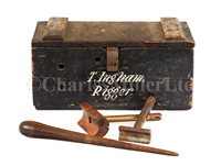 Lot 153 - A LATE 19TH/EARLY 20TH-CENTURY BOX OF RIGGER'S...