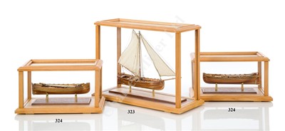 Lot 323 - A 1:50 SCALE STATIC DISPLAY MODEL FOR A NAVAL SAILING AND PULLING DINGY OF CIRCA 1750