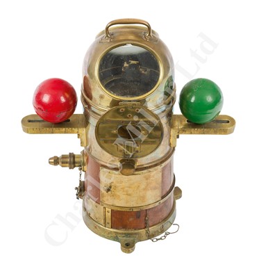 Lot 45 - A GOOD 'FAITHFUL FREDDIE' TYPE SUBMARINE COMPASS, CIRCA 1910