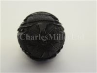 Lot 71 - AN EARLY 19TH CENTURY MINIATURE SAILORWORK CARVED NUT