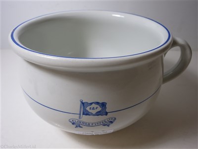 Lot 48 - ELDERS & FYFFES:  A CHAMBER POT BY DUNN BENNETT & CO. LTD, ENGLAND, CIRCA 1910