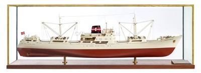 Lot 31 - A BUILDER'S MODEL FOR THE M.S. ARABIAN REEFER, BUILT BY AALBORG VÆRFT  FOR REDERIET J. LAURITZEN, COPENHAGEN, 1957