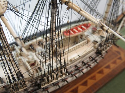 Lot 73 - A NAPOLEONIC FRENCH PRISONER-OF-WAR BONE MODEL FOR THE 74-GUN FRIGATE ILLUSTRIOUS, CIRCA 1810
