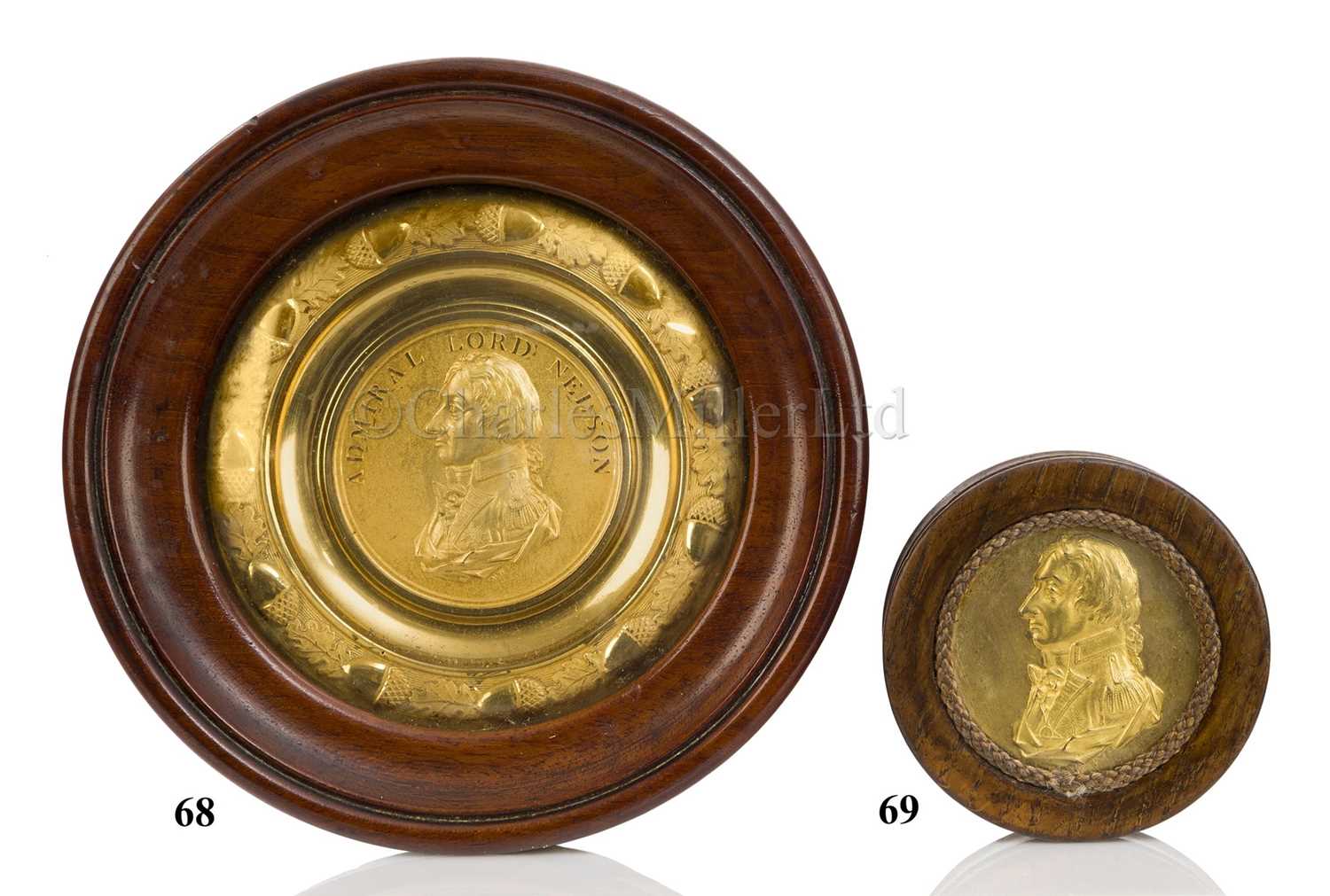 Lot 69 - A SNUFF BOX MADE FROM VICTORY OAK, CIRCA 1810
