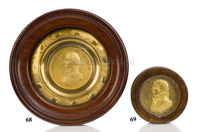 Lot 69 - A SNUFF BOX MADE FROM VICTORY OAK, CIRCA 1810