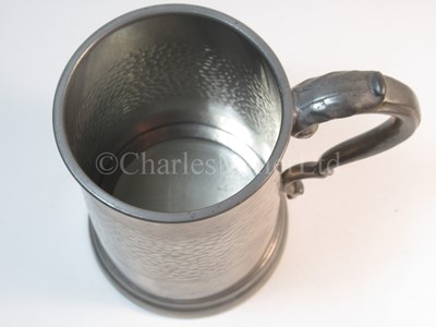 Lot 46 - A Cunard souvenir pewter tankard, from R.M.S. 'Queen Mary'