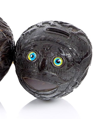 Lot 34 - AN UNUSUAL 19TH CENTURY CARVED COCONUT BUGBEAR