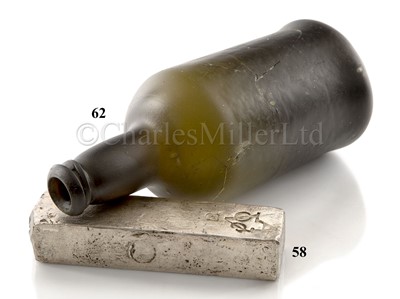 Lot 62 - A GREEN GLASS BOTTLE RECOVERED FROM THE WRECK OF THE DUTCH EAST INDIAMAN 'DIANA', CIRCA 1816
