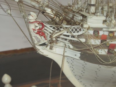 Lot 194 - A FINE FRENCH NAPOLEONIC PRISONER-OF-WAR BONE MODEL FOR H.M.S. CALEDONIA