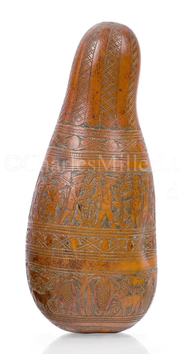 Lot 89 - A LARGE CARVED SAILORWORK GOURD, CIRCA 1840