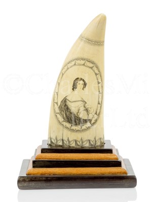 Lot 46 - Ø AN EXCEPTIONALLY FINE SCRIMSHAW DECORATED WHALE’S TOOTH BY THE BANKNOTE ENGRAVER, CIRCA 1835