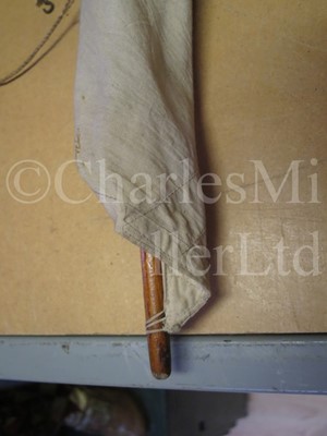 Lot 39 - AN ATTRACTIVE GAFF-RIGGED POND YACHT, CIRCA 1910