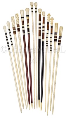 Lot 84 - Ø A RARE COLLECTION OF NANTUCKET WHALE BONE, MARINE IVORY AND WOOD KNITTING NEEDLES, 1800-1810