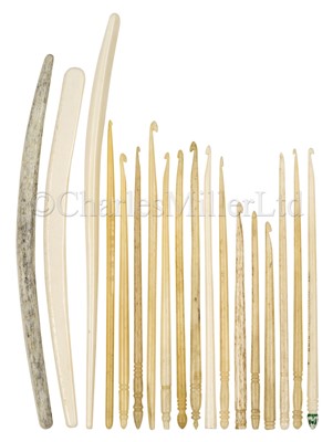 Lot 85 - Ø A COLLECTION OF 19TH CENTURY NANTUCKET CROCHET HOOKS