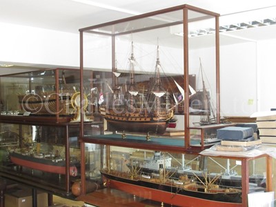 Lot 176 - AN EXCEPTIONAL 1:72 SCALE MODEL OF THE 50 GUN SALISBURY CLASS SHIP CENTURION [1774]