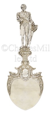 Lot 230 - A LARGE NELSON COMMEMORATIVE STERLING SILVER CAKE SLICE