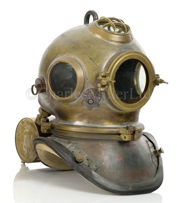 Lot 293 - A FINE AND RARE REBREATHER OUTFIT BY C.E. HEINKE & CO., LTD, LONDON, CIRCA 1950