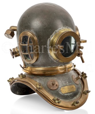 Lot 226 - A FINE 12-BOLT DIVING HELMET BY SIEBE GORMAN, CIRCA 1950