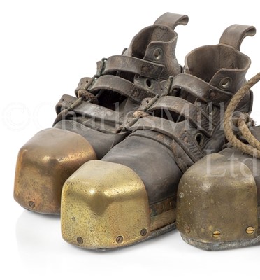 Lot 230 - A PAIR OF DIVER’S BOOTS