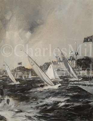 Lot 82 - FRANK HENRY MASON (BRITISH, 1876-1965) : Six-metre yachts racing off the castle at Cowes