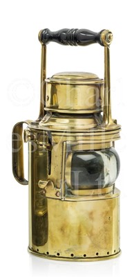 Lot 151 - A TRINITY HOUSE PATTERN SIGNAL LAMP, CIRCA 1890