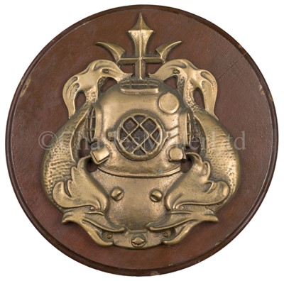 Lot 92 - A DECORATIVE CAST BRASS DIVER'S PLAQUE, PROBABLY AMERICAN, MID-20TH CENTURY