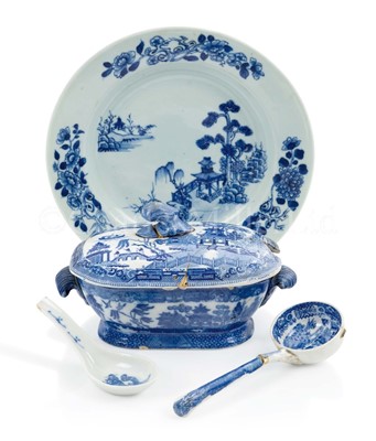 Lot 27 - NANKING BLUE AND WHITE PORCELAIN