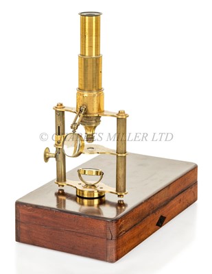 Lot 253 - A PORTABLE MONOCULAR MICROSCOPE, 19TH CENTURY