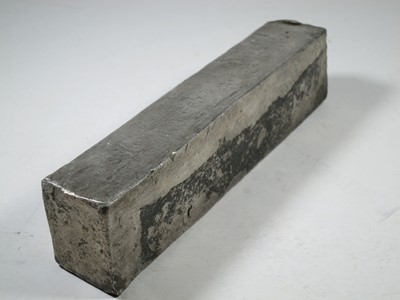Lot 29 - A DUTCH EAST INDIA COMPANY (V.O.C.) SILVER INGOT SALVAGED FROM THE ROOSWIJK CARGO, CIRCA 1739