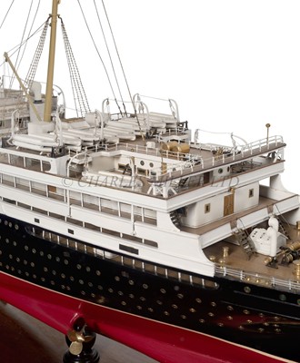 Lot 73 - A FINE BUILDER'S MODEL FOR THE R.M.S. 'AQUITANIA', CONSTRUCTED BY JOHN BROWN & CO., CLYDEBANK FOR CUNARD, 1914