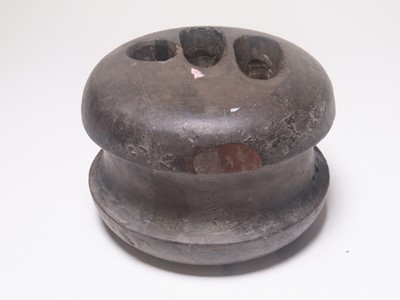 Lot 10 - A LIGNUM VITAE DEADEYE, PROBABLY 18TH CENTURY