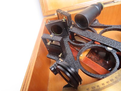 Lot 5 - A THREE CIRCLE MICROMETER SEXTANT BY HEATH NAVIGATION LTD, LONDON, 1972