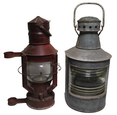 Lot 32 - AN IMPROVED DAN BUOY LAMP, CIRCA 1900