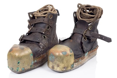 Lot 221 - A PAIR OF BRASS AND LEATHER DIVER'S BOOTS