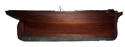 Lot 24 - A STRAIGHT LINE POND YACHT, CIRCA 1900