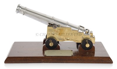 Lot 57 - AN ATTRACTIVE PRESENTATION MODEL FOR A NAVAL GUN, 20TH CENTURY