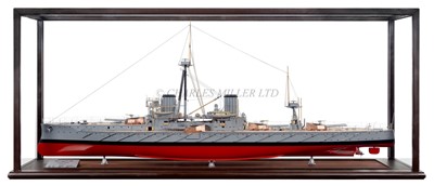 Lot 174 - A FINE AND DETAILED 1:100 SCALE BUILDER'S STYLE MODEL OF H.M.S. 'DREADNOUGHT' [1906]