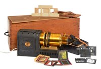 Lot 208 - AN EARLY 20TH CENTURY MAGIC LANTERN<br/>unsigned,...
