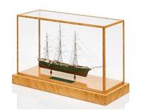 Lot 271 - A FINELY DETAILED 1:384 SCALE MODEL OF THE TEA...