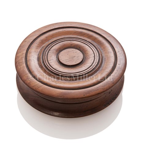 Lot 76 - A TURNED TREEN SNUFF BOX MADE FROM SAN JOSEF...