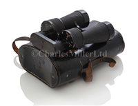 Lot 96 - A FINE PAIR OF 7 x 50 FIXED FOCUS KRIEGSMARINE...