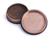 Lot 86 - AN EARLY 19TH-CENTURY GOLD-LINED SNUFF BOX...