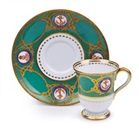 Lot 131 - A RARE GREEN-PATTERN 'TASSE À GLACE' FROM THE...