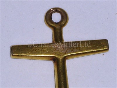 Lot 53 - A GOLD ANCHOR PENDANT COMMEMORATING THE...