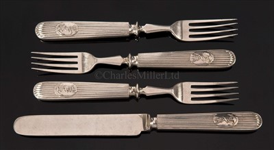 Lot 45 - ROYAL YACHT OSBORNE: TABLEWARE<br/>comprising a...