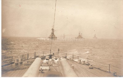 Lot 72 - A QUANTITY OF GREAT WAR-PERIOD NAVAL...