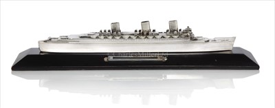 Lot 168 - R.M.S. QUEEN MARY: A SOUVENIR TABLE LIGHTER...