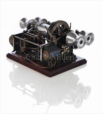 Lot 154 - A FINELY ENGINEERED WORKING SCALE MODEL OF A...